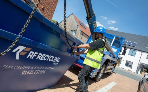 rf recycling team dropping off a skip