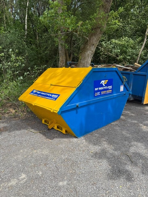 lockable skip